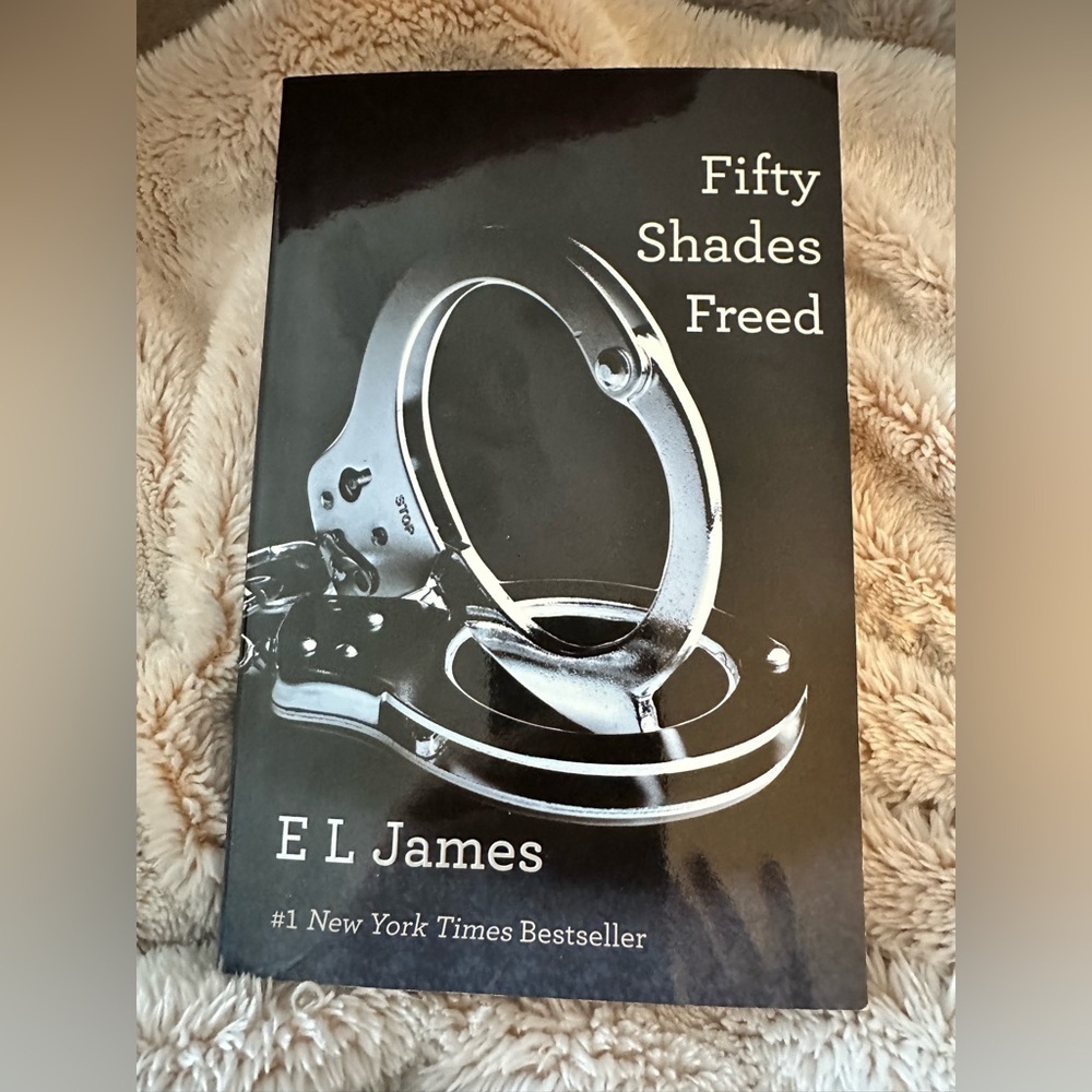 Fifty Shades Freed Book by E L James (Paperback)